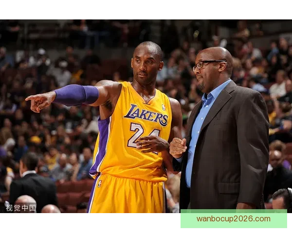 迈克布朗赞雷霆小动作与表演技巧精湛 38次罚球判罚是否公正